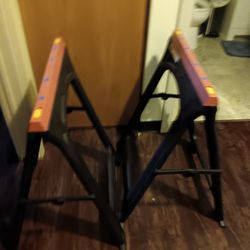 2 Saw Horses