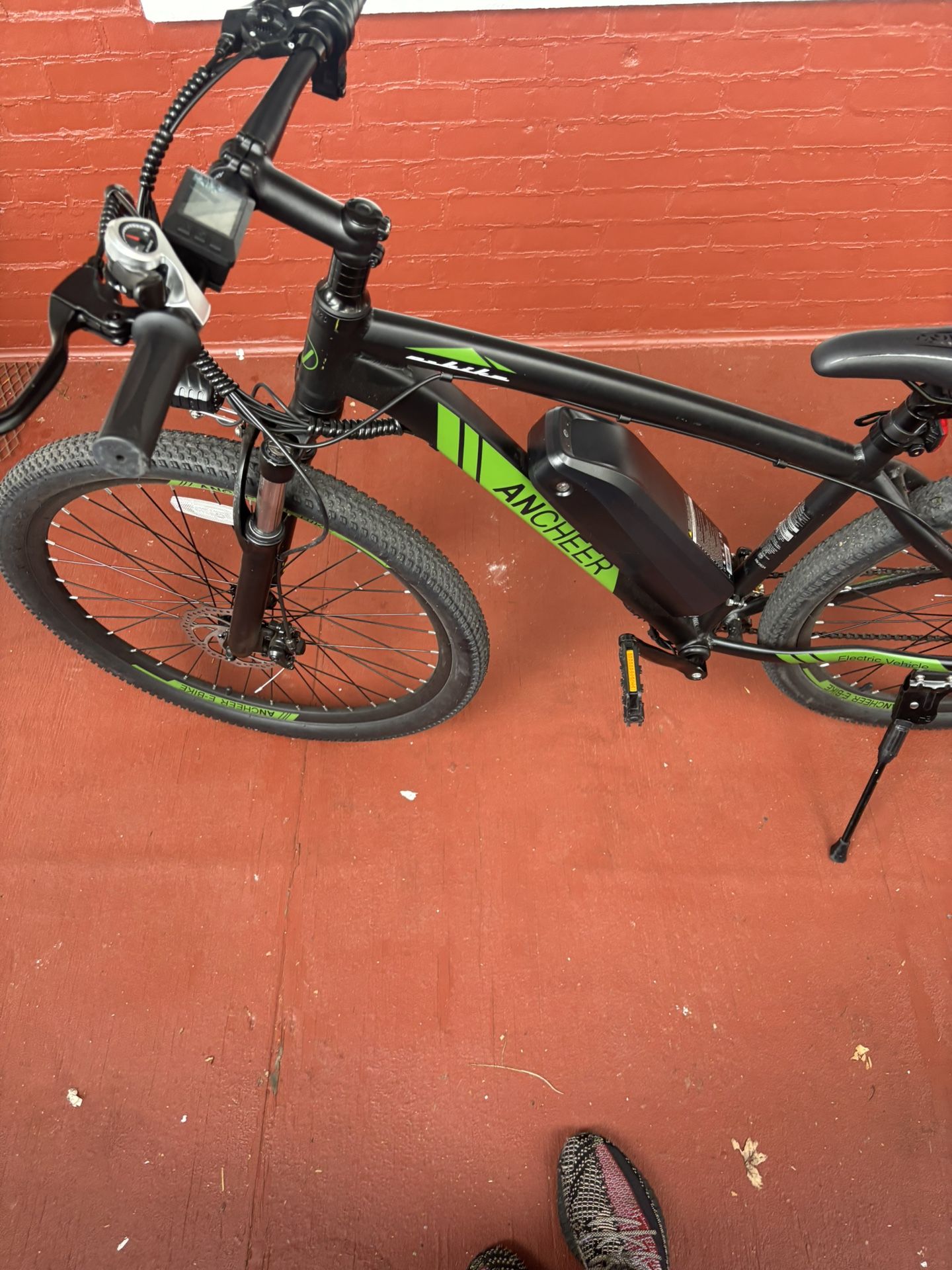 Electric Bike 26 In (needs Charger )