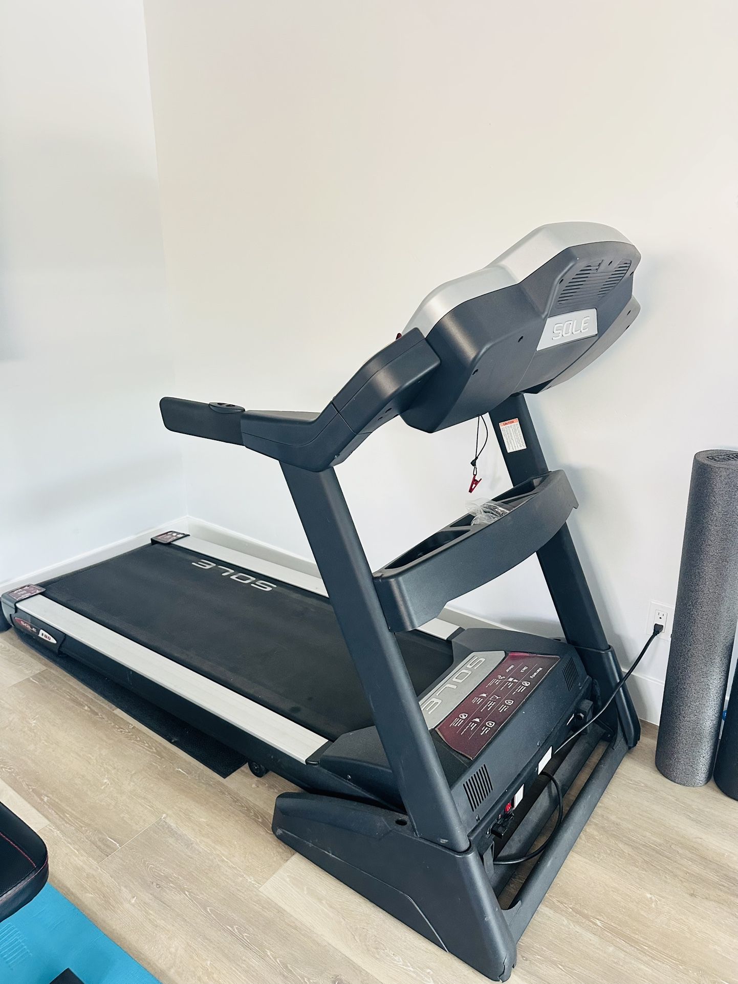 Sole commercial. F80 Treadmill