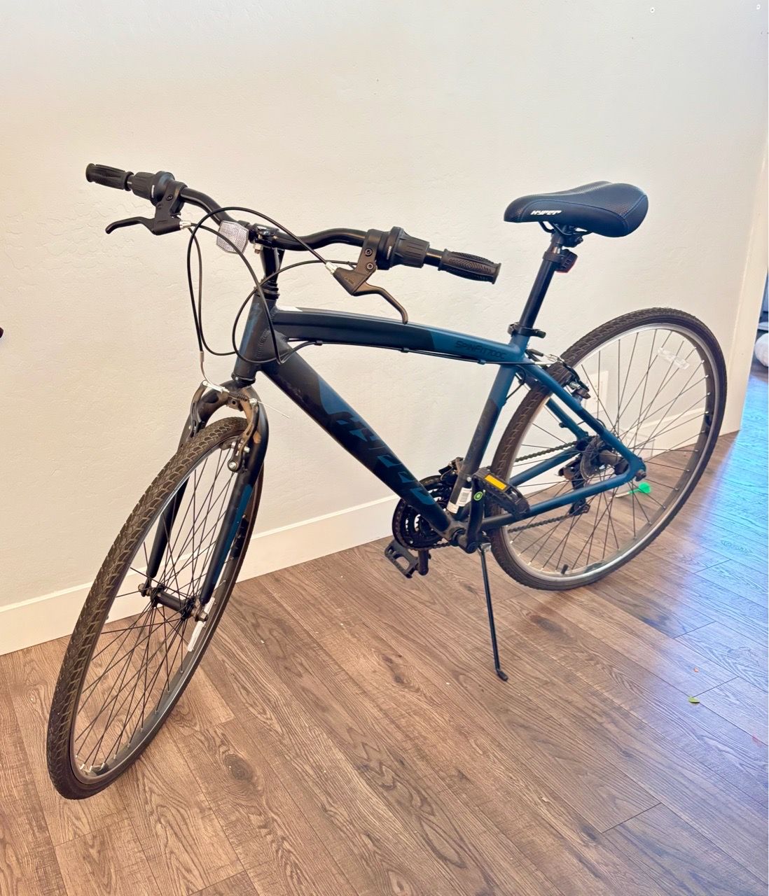 Hyper Hybrid Bike 700c black and blue for Sale in Scottsdale, AZ - OfferUp