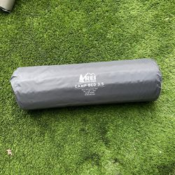 REI Camp Bed 3.5 - Self Inflating Sleeping Pad Regular 