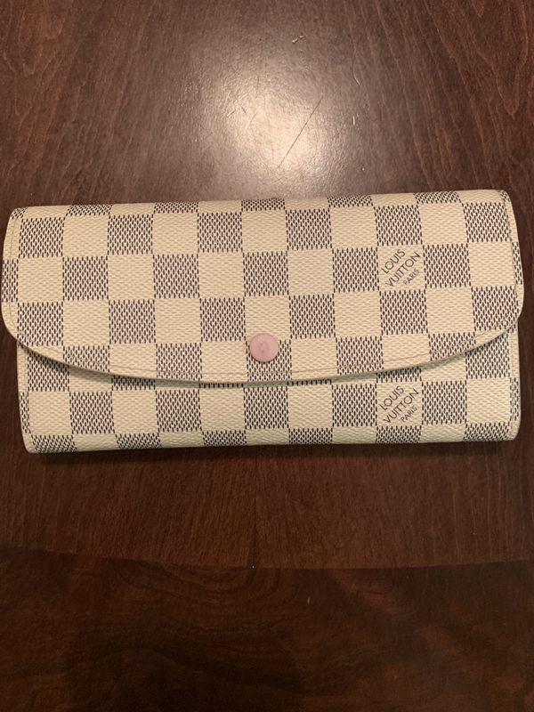 Louis Vuitton wallet for Sale in Westminster, CO - OfferUp