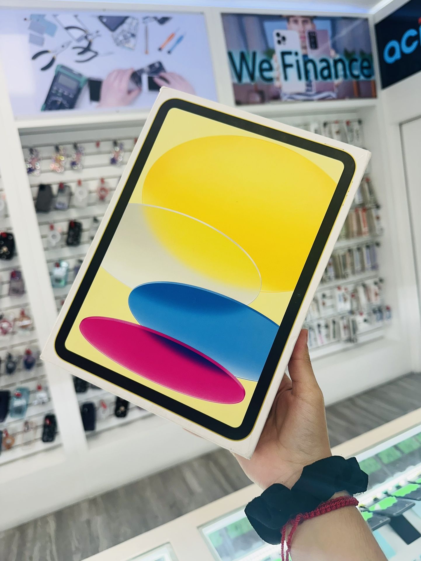 iPad 10th Gen Yellow