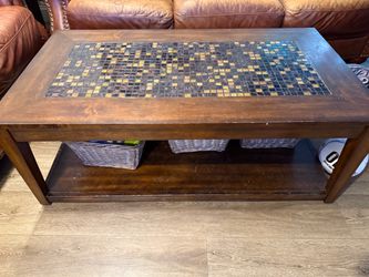 Coffee table and 2 matching end tables