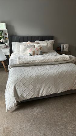 Queen Bedframe
