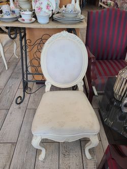 🔥😳Vintage French Provincial Chairs😳🔥