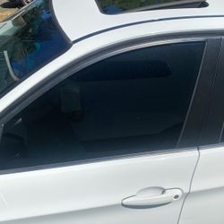 2006-2012 BMW E90 Driver Window. 