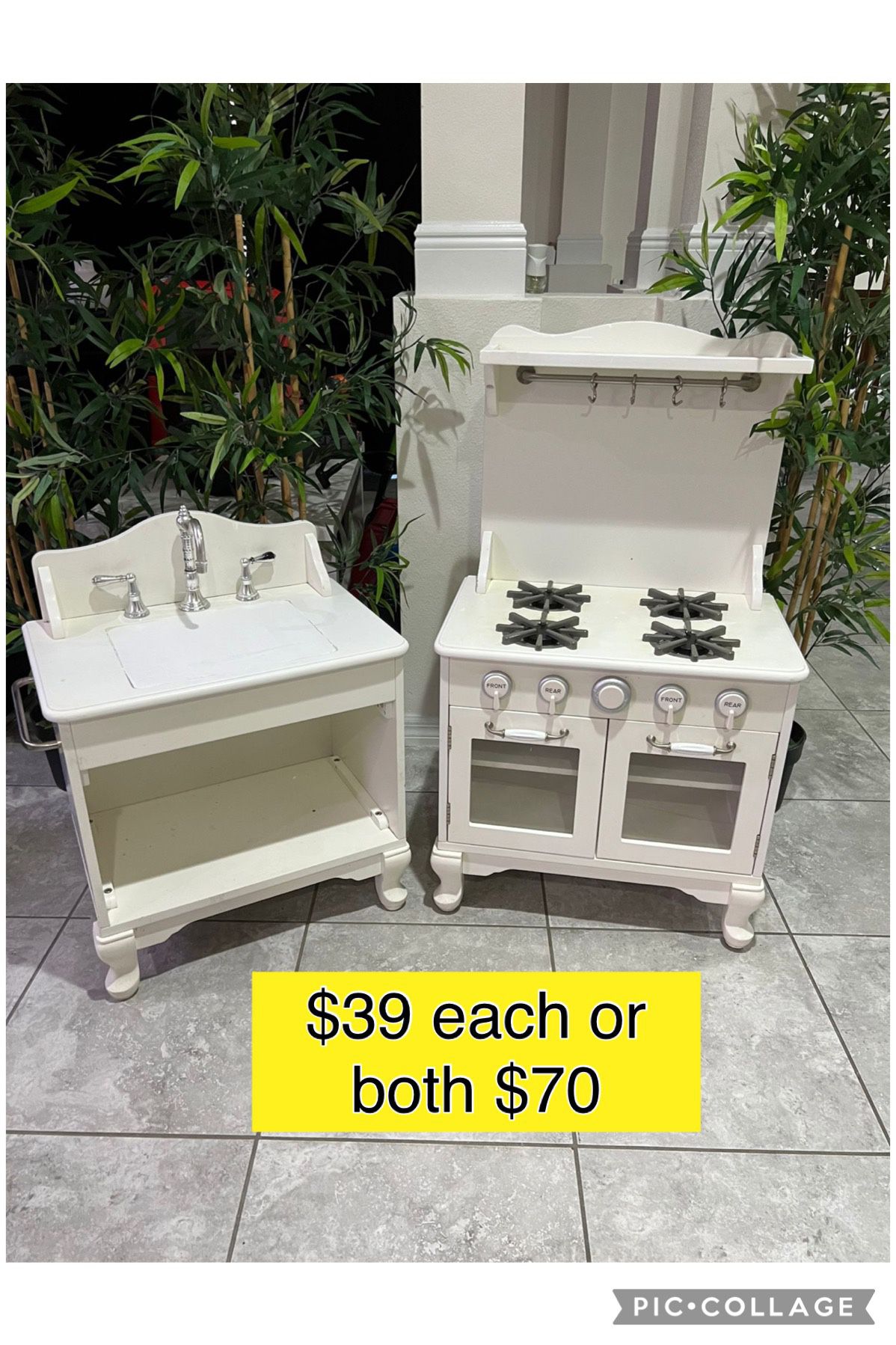 From $350 each only $39 each! Or Both $70! Kids furniture wood Pottery Barn toy Farmhouse Kitchen Sink and range ( stove) / Juguete niños cocina lavab