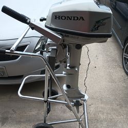 Honda 5 HP Outboard Motor