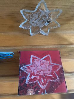 Star- Shaped Serving Christmas Dish