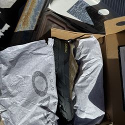 brand new oboz shoes