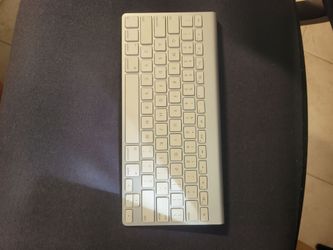 Apple wireless keyboard A1314
