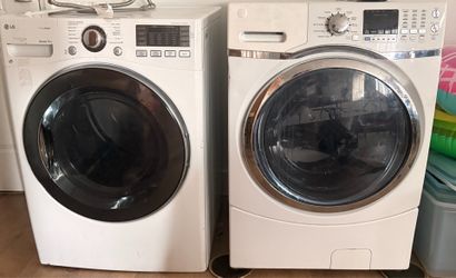 LG Front Load Washer & Electric Dryer Set – Works Great