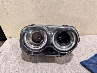 2015 to 2023 DODGE CHALLENGER RH HEADLIGHT HID