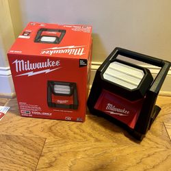 Milwaukee M18 GEN-2 4000 Lumens ROVER LED Flood Light (Tool-Only)