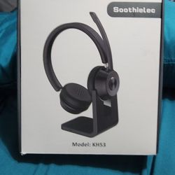 SoothieLec Wireless Headset and Charging Stand