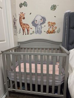 Mini crib