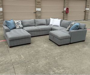 Thomasville Fabric 3 Piece Sectional Chaise & Storage Ottoman • 2024