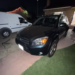 2007 Toyota Rav4 All-Wheel-Drive 
