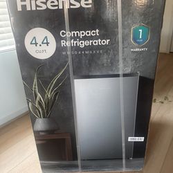 Compact Refrigerator 