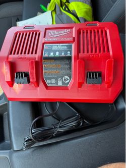 Milwaukee Dual Rapid Charger