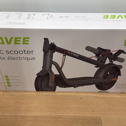 Navee V25 Electric Scooter below Retail