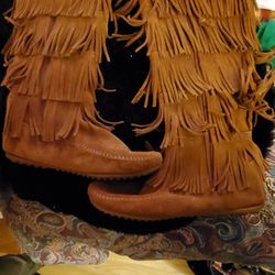 Menne Tonka Frings boots size 8