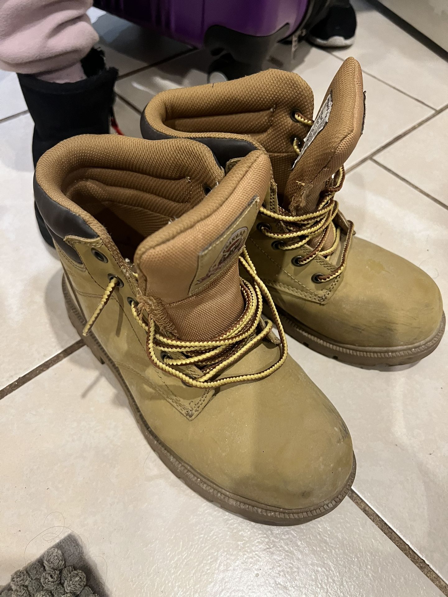 Brahma Shoes Size 7 1/2 Women