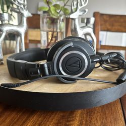 Audio-Technica ATH-M50x Studio Monitoring Headphones - Black on Silver