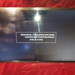 32in Samsung SMART TV w/ Remote