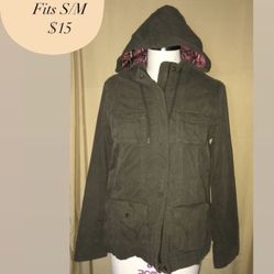 Jacket/Coat/Sweater/Hoodie