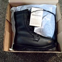 Military Issue Boots Size 6 And 1/2