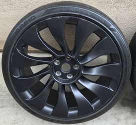 Tesla Model Y Uberturbine 21” wheel