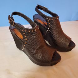 NEW  Carlos Santana Shoes .. Size 5.5 