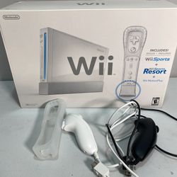 Nintendo Wii Game Console Nunchucks Remotes