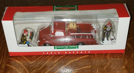 Coventry Cove Festive Fire Engine