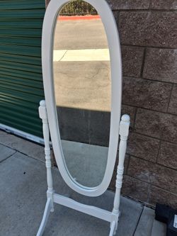 White Floor Standing Mirror Oval Cheval Freestanding Mirror Bedroom Furniture and Nightstand