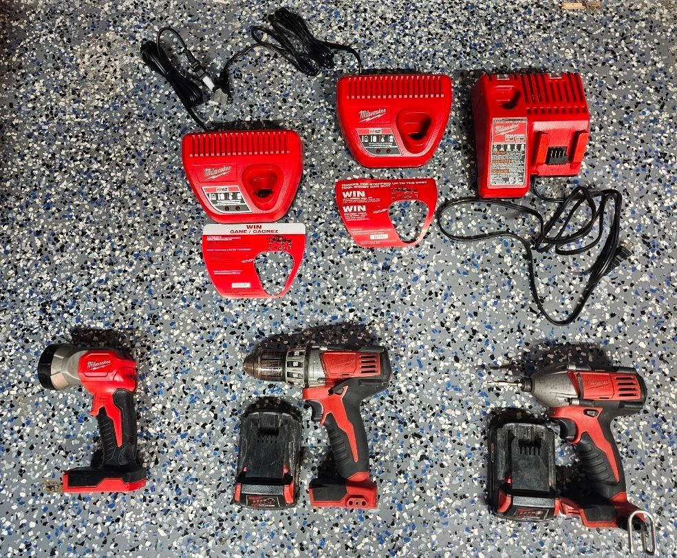 MILWAUKEE TOOLS & CHARGERS