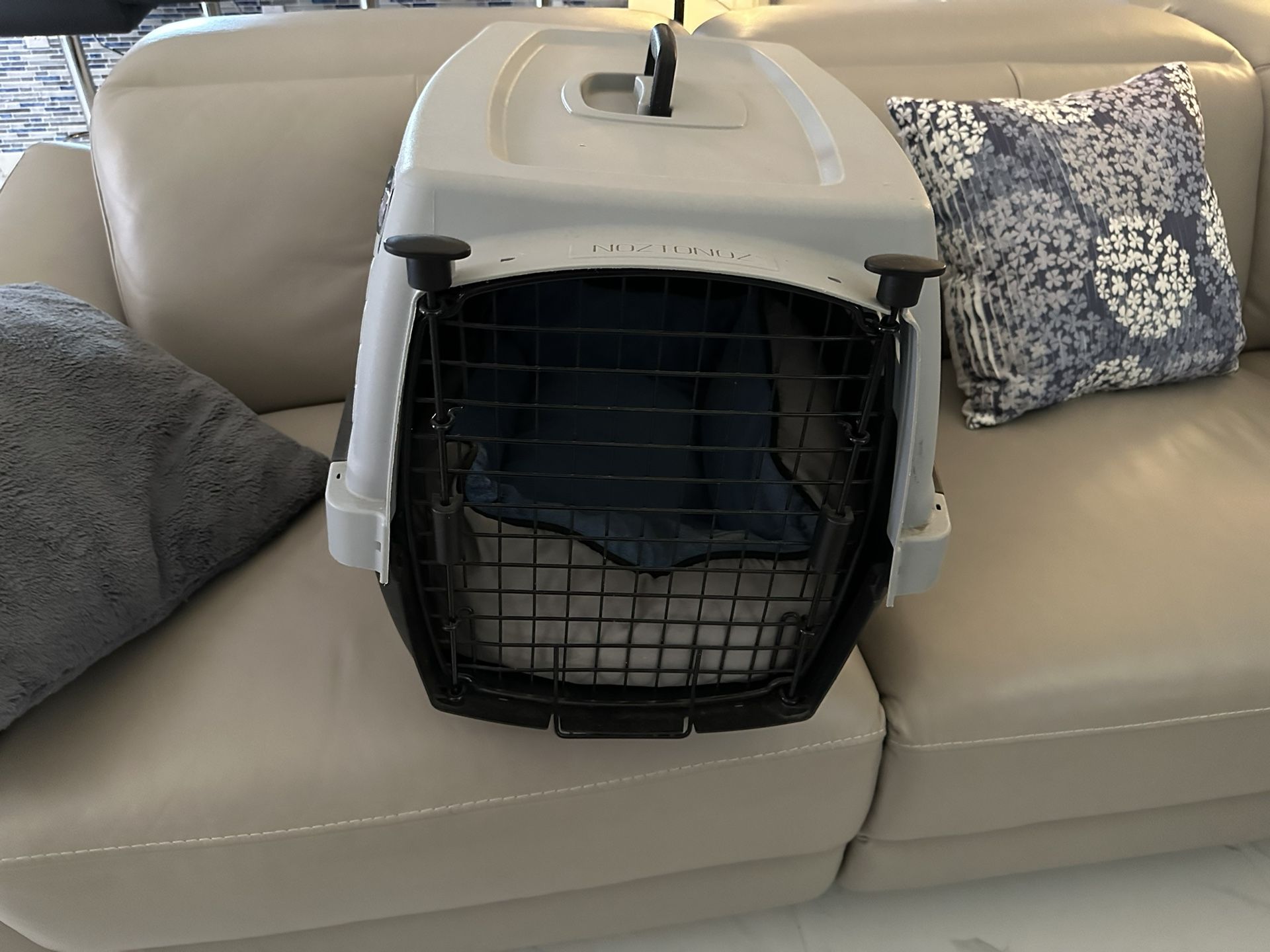Dog crate