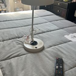 Lámpara Con Cargador Pa Teléfono 