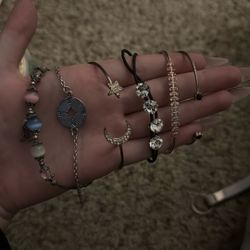 Assorted bracelets 