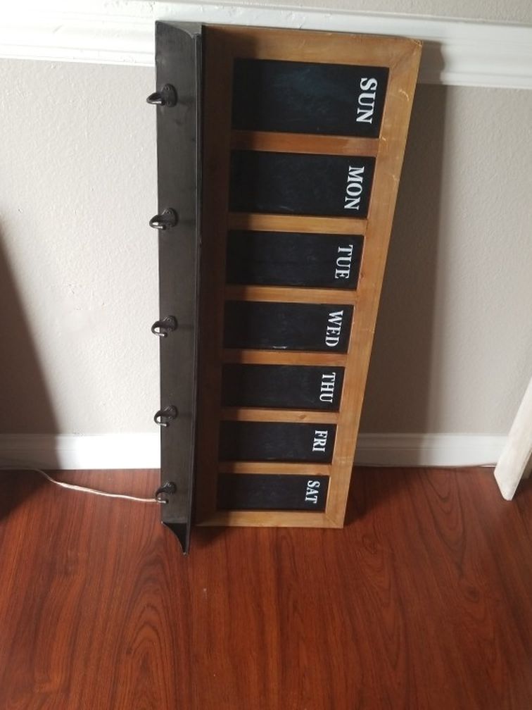 Farmhouse Chalk board~ Days Oy The Week