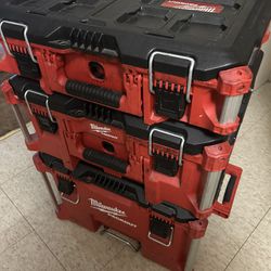 Milwaukee Pack Out Tool Box 
