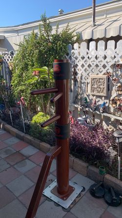 Wooden dummy