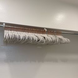 Hangers 100+ pcs
