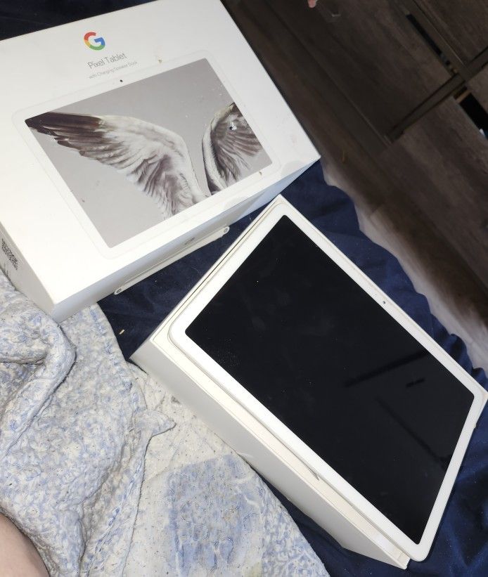 Google Pixle Tablet  With Charging Dock 128gb 