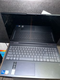 Lenovo 2 in 1 laptop that folds into touchscreen tablet