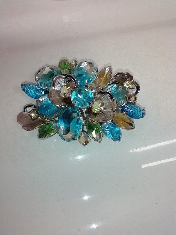 Vintage Pin Brooch