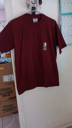 4 new T shirts for men size M..$5. Ea.  Cada una