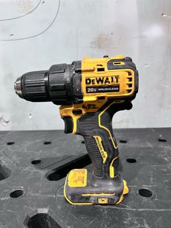 Dewalt atomic 20v Max Cordless Brushless Compact 1/2 in. Drill/Driver